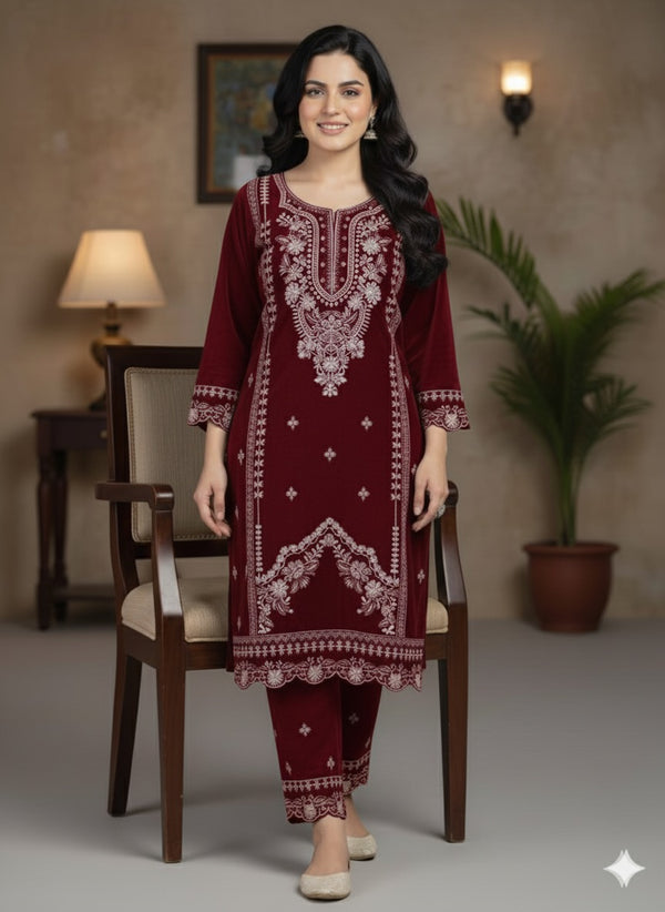 New Amazing Single thread Winter Stitched Velvet Embroidered 2-Piece Suits🔥