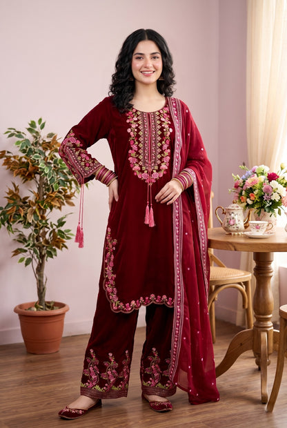 ✨STITCHED VELVET ELEGANCE — PEHNAVAA✨