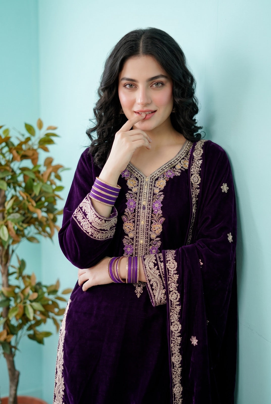 ✨ ROYAL HANDMADE EMBRIODERED VELVET ELEGANCE—PEHNAVAA ✨
