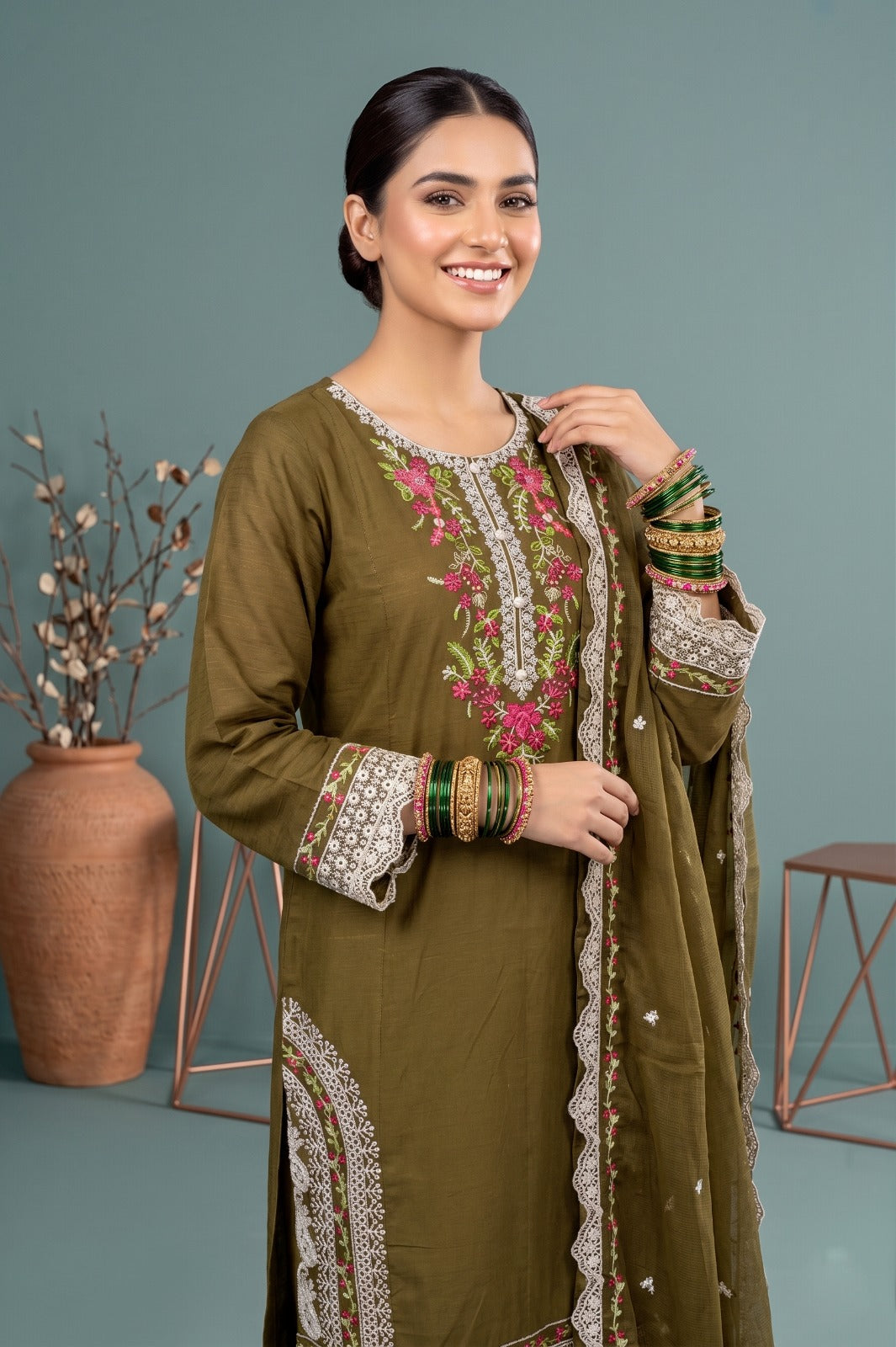 Pehnavaa Premium Embroidered 3-Piece Lawn Suit With Chiffon Embroidery Dupatta